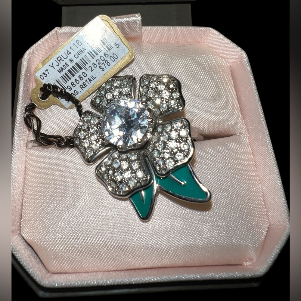 Juicy Couture flower ring